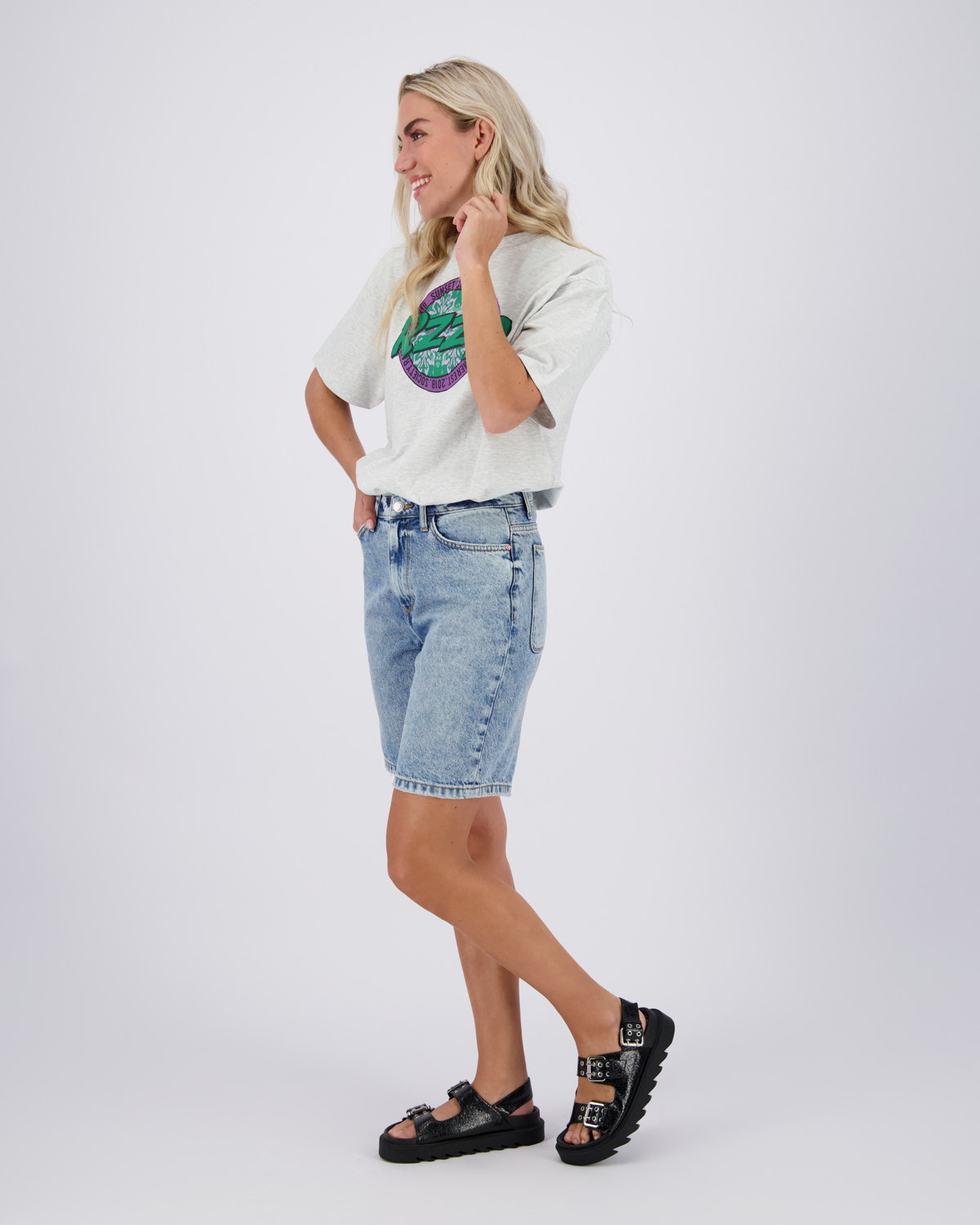T-shirt Chisa