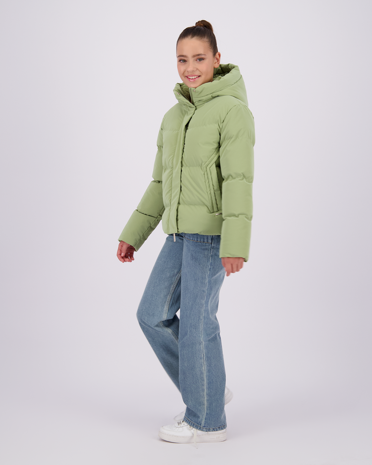 Outdoor Jas Lucy
