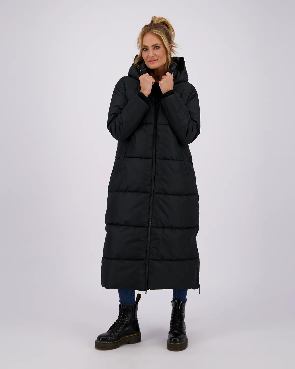 Outdoor Jas Tevina