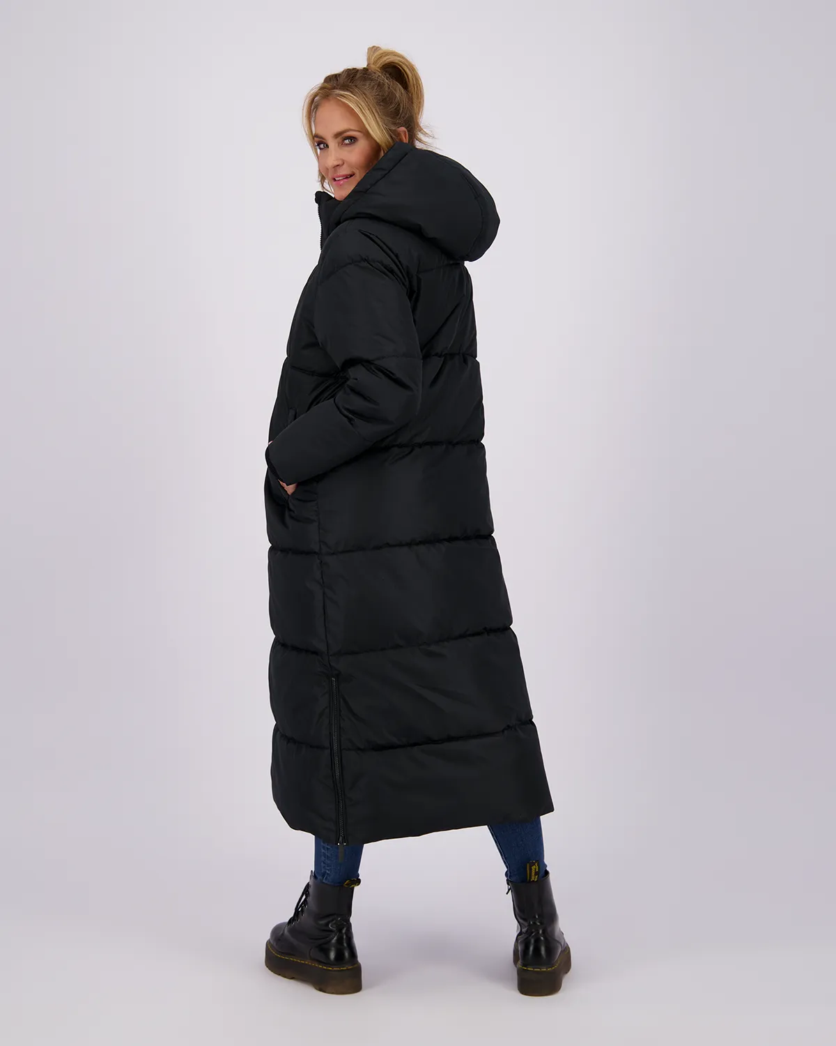 Outdoor Jas Tevina