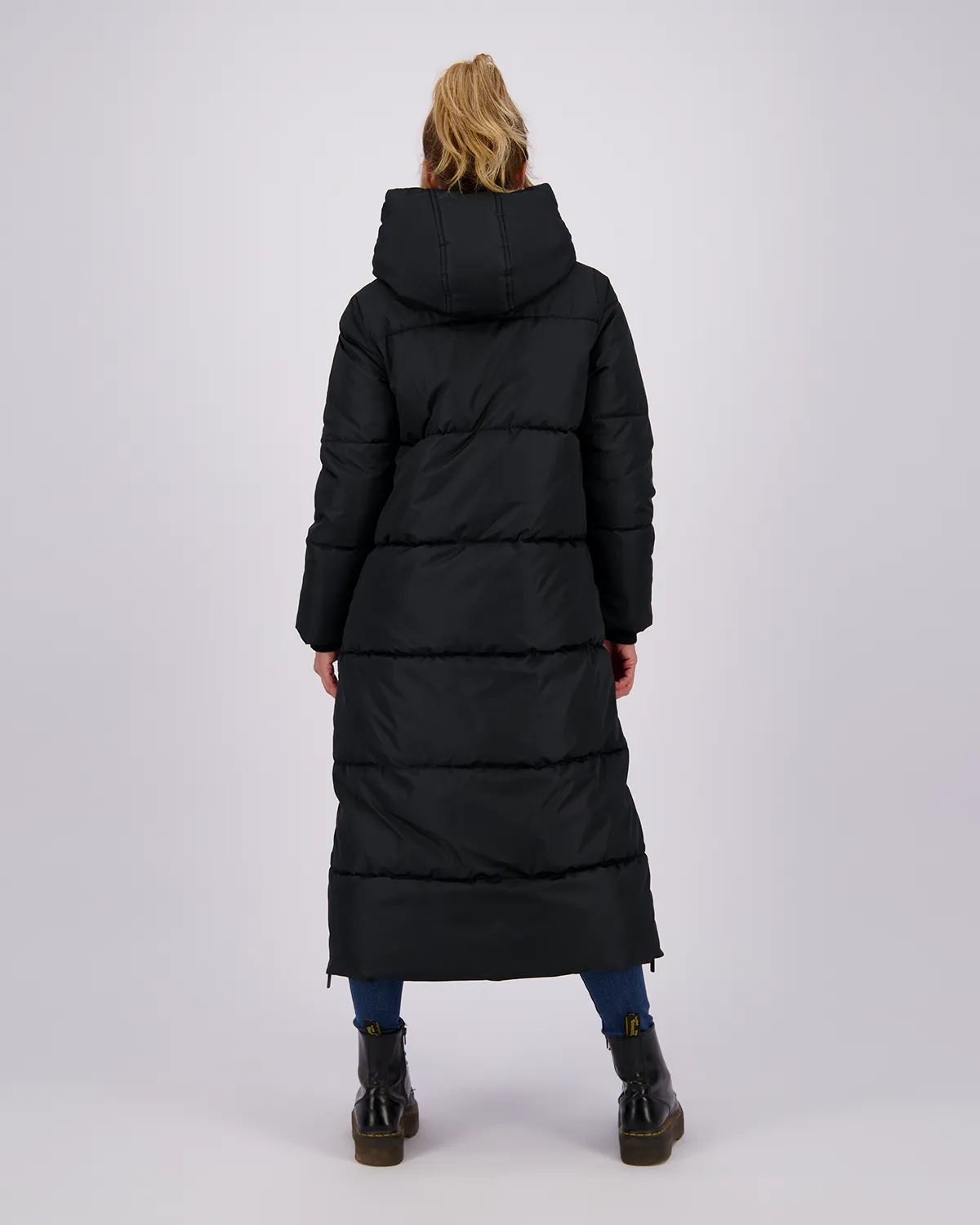 Outdoor Jas Tevina