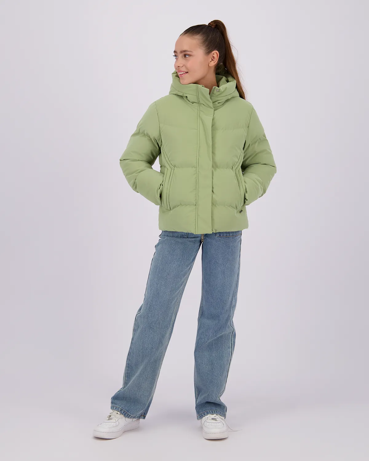 Outdoor Jas Lucy